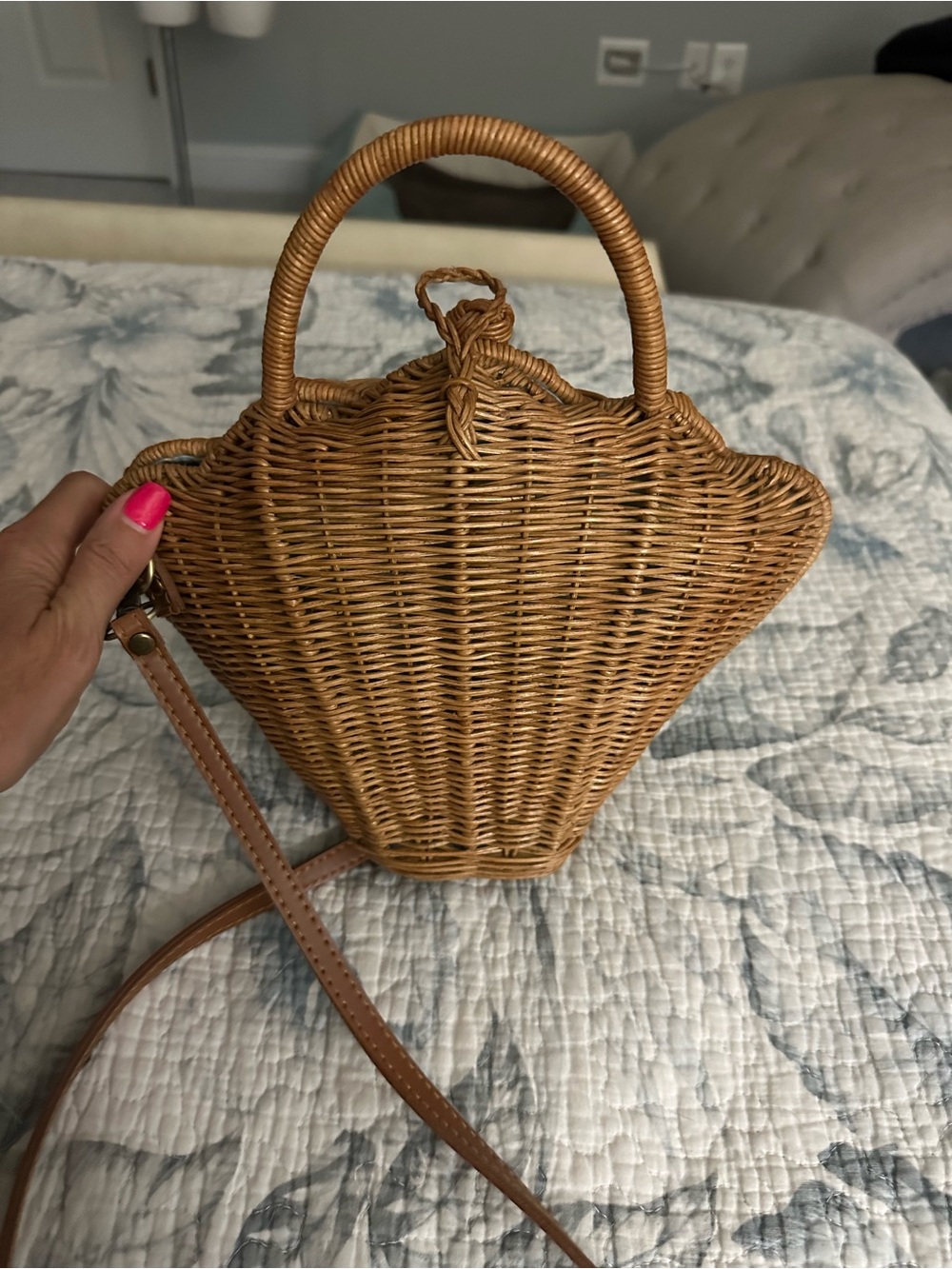 Woven Rattan Shell Crossbody Bag in Natural Brown